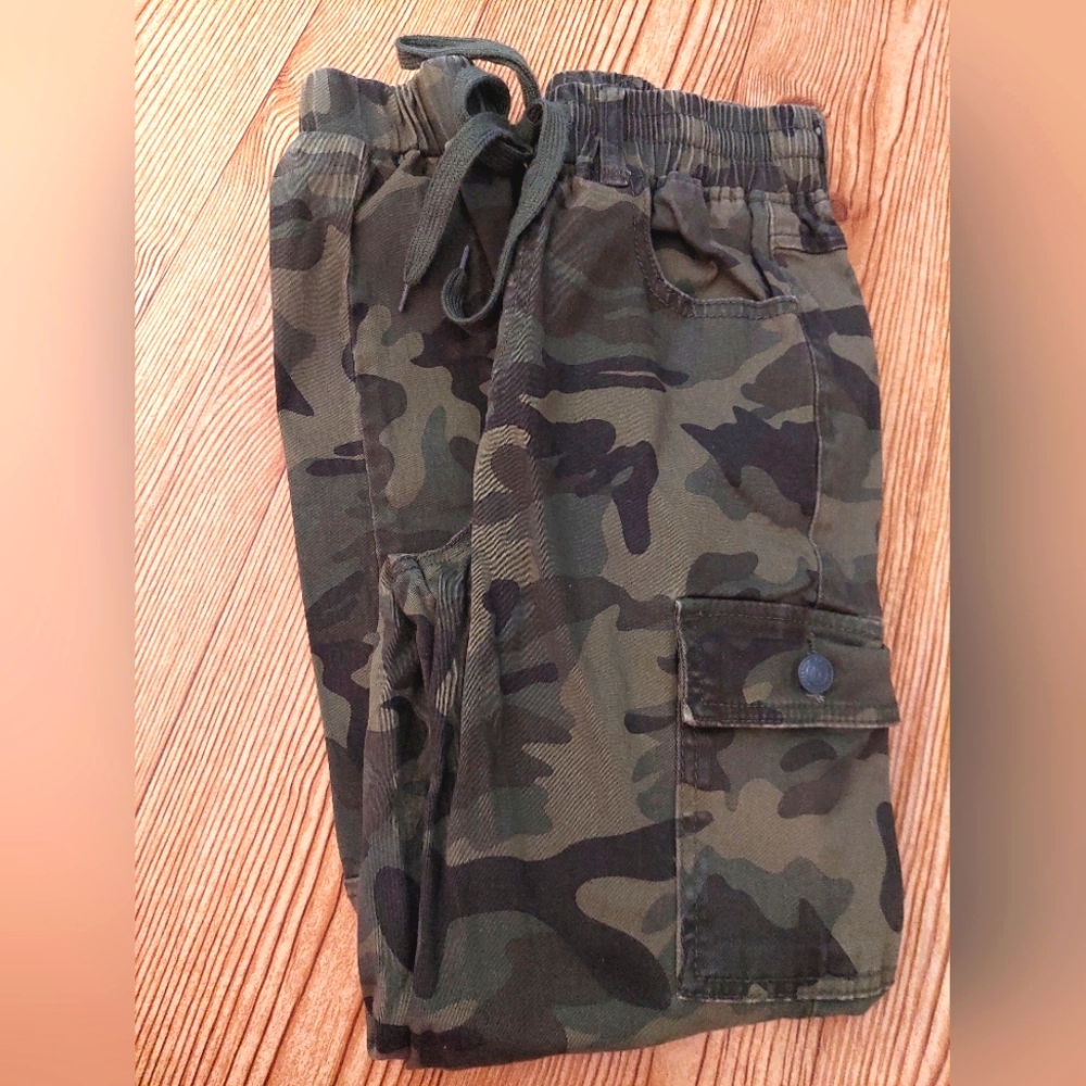 Camo Cargo Pants size 3/26